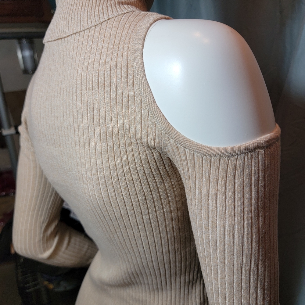 💛 Camel Cold Sholder Top by Maze Collection - Picture 7 of 14
